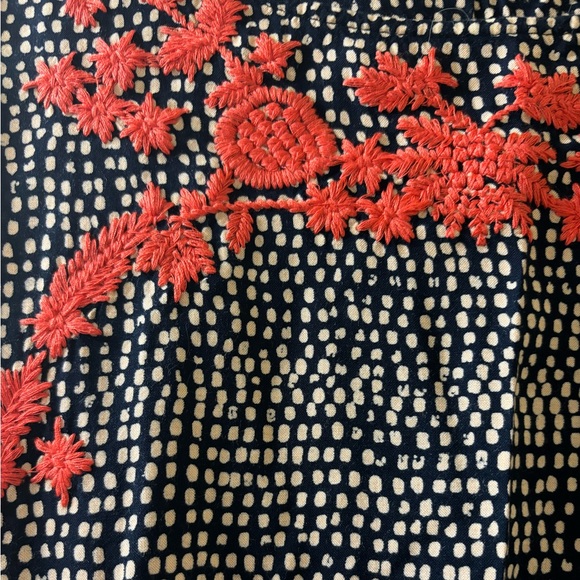 Embroidered Sleeveless Top - Picture 2 of 2